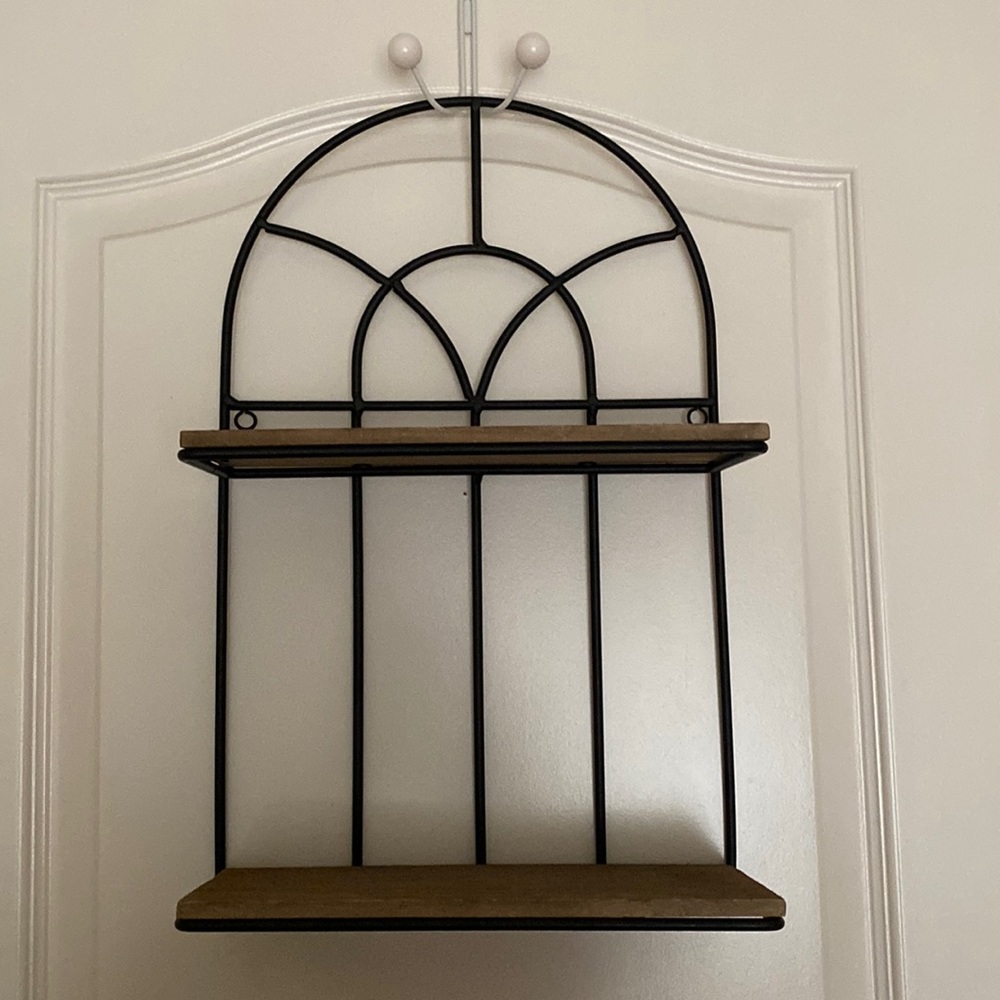 Wall shelf
